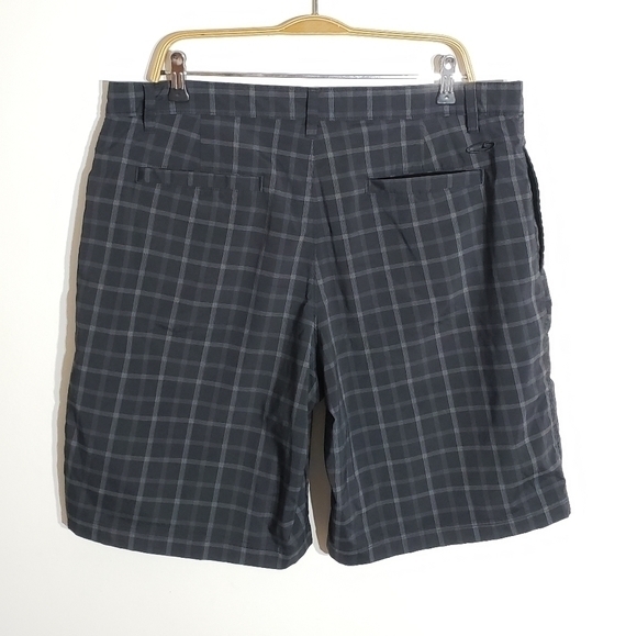 C9 CHAMPION Plaid Black Grey stretch flex golf shorts SZ 38 - Picture 5 of 8